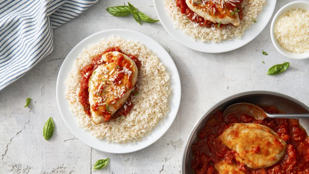 Bistro herbed chicken and rice with tomatoes and garlic