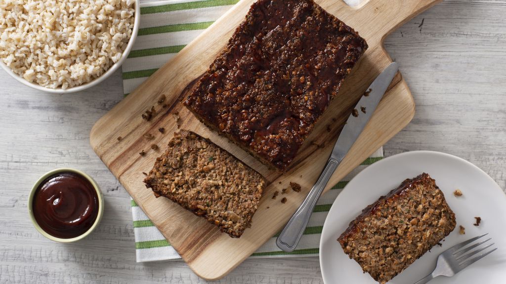 vegan-meatloaf-with-brown-rice-and-bbq-sauce