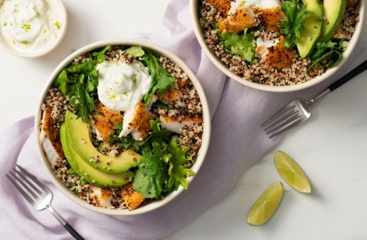 Fish-Taco-Quinoa-Bowls-with-avocado-and-creamy-yogurt-dressing