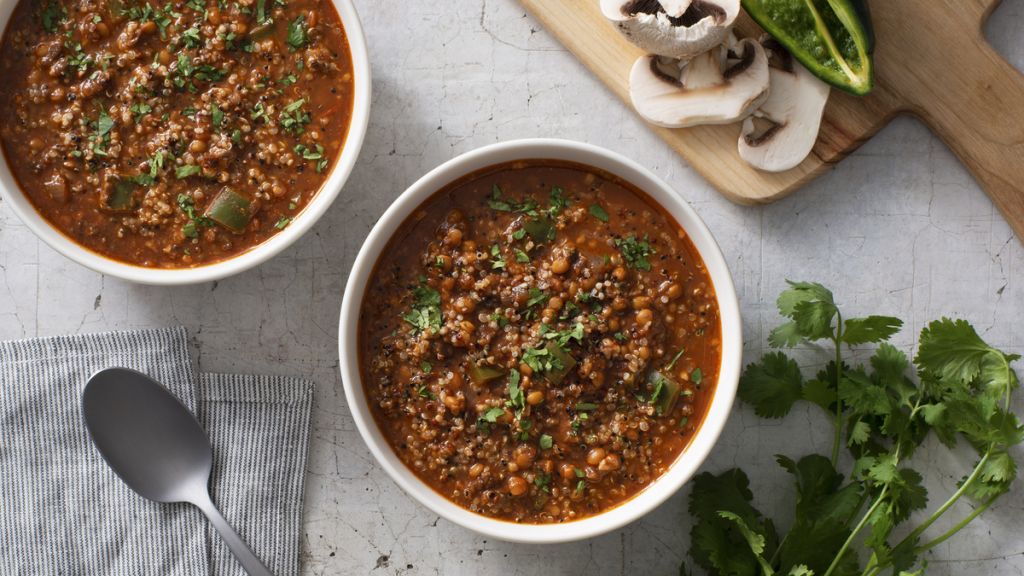 vegetarian-chili-recipe-with-quinoa-mushrooms-lentils-and-walnuts