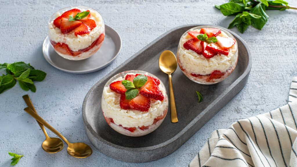 https://successrice.com/wp-content/uploads/2021/03/Strawberry-Shortcake-Rice-Pudding-Parfaits-1024x576.jpg