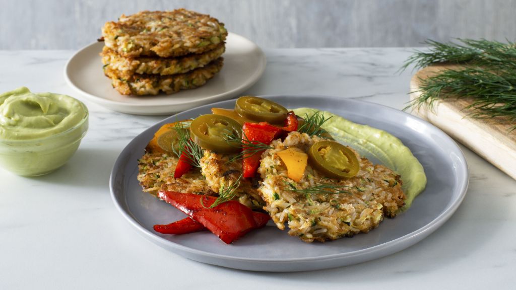 zucchini-and-basmati-rice-latkes-with-vegetables-and-avocado-cream-tex-mex-style