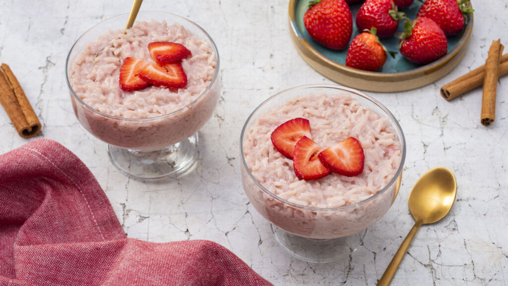 Instapot-Strawberries-and-Cream-Rice-Pudding