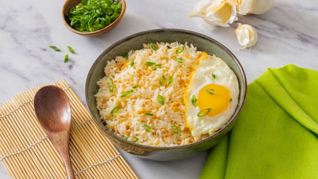 Sinangag (Filipino garlic fried rice) recipe