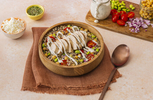 HIGH-PROTEIN CHICKEN QUINOA SALAD